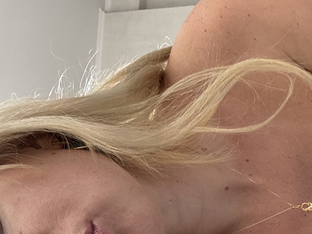 IamHotBlonde