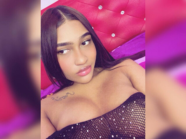 Petite4UxXx