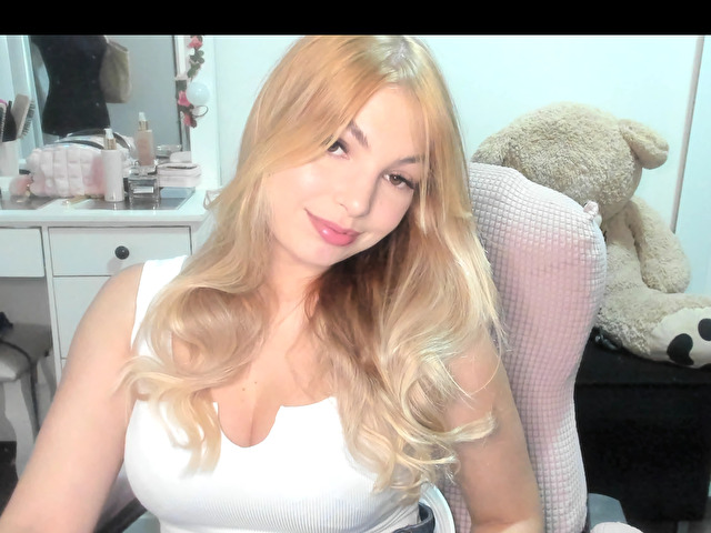 carolieen99