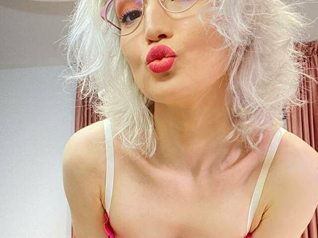 LoonyAnnie